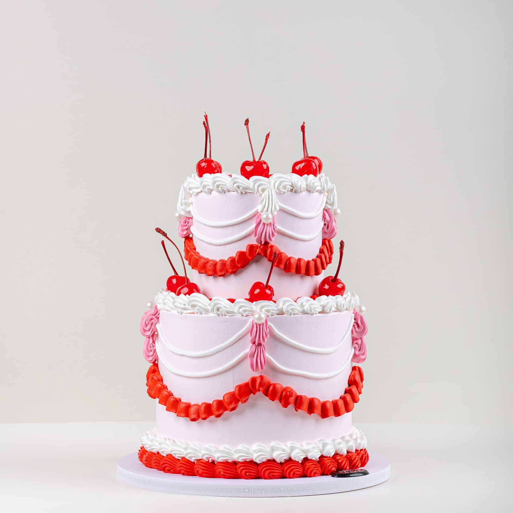 تشيري أون ذا كيك