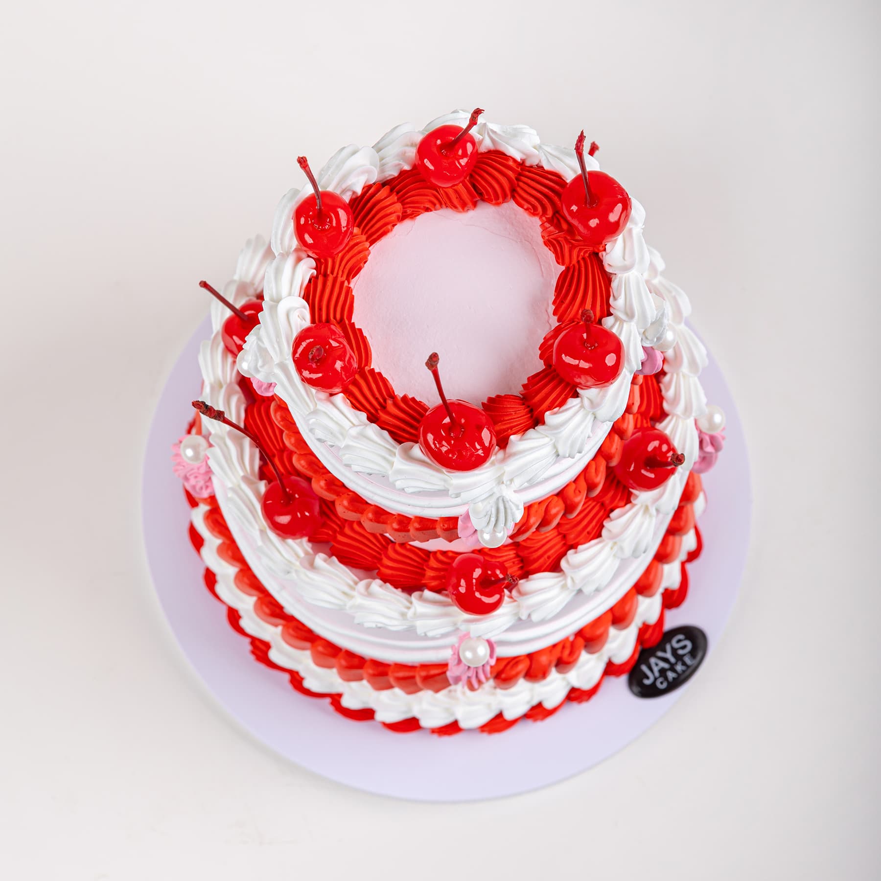 تشيري أون ذا كيك