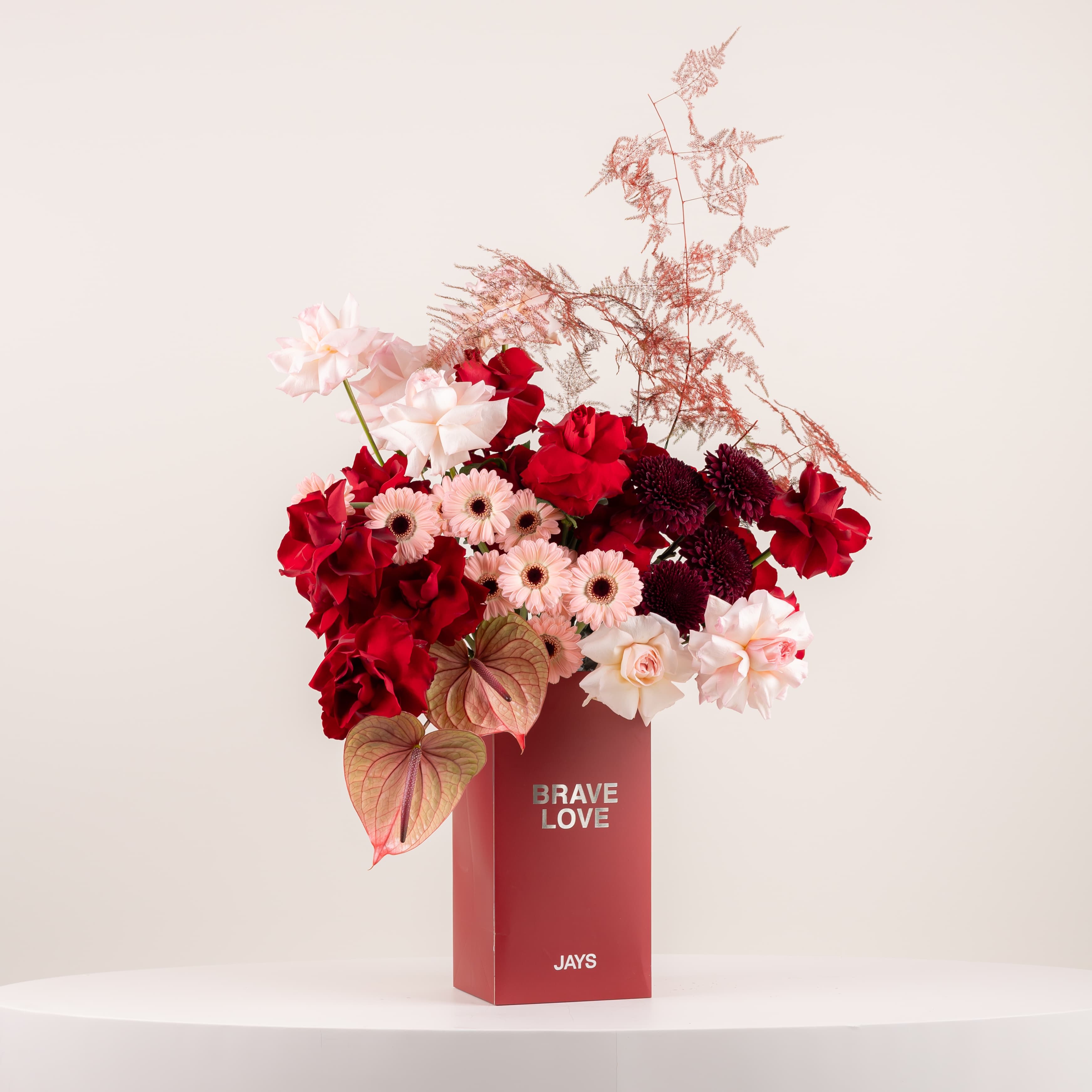 بريف لاف - إيتيرنال